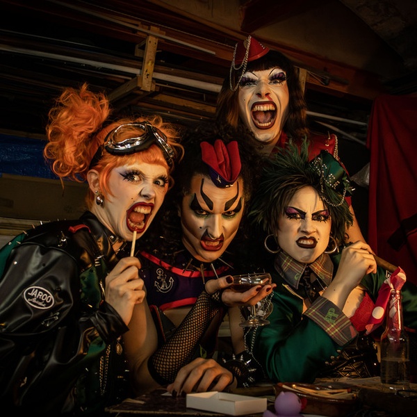 Ruïnosas y las Strippers de Rahola