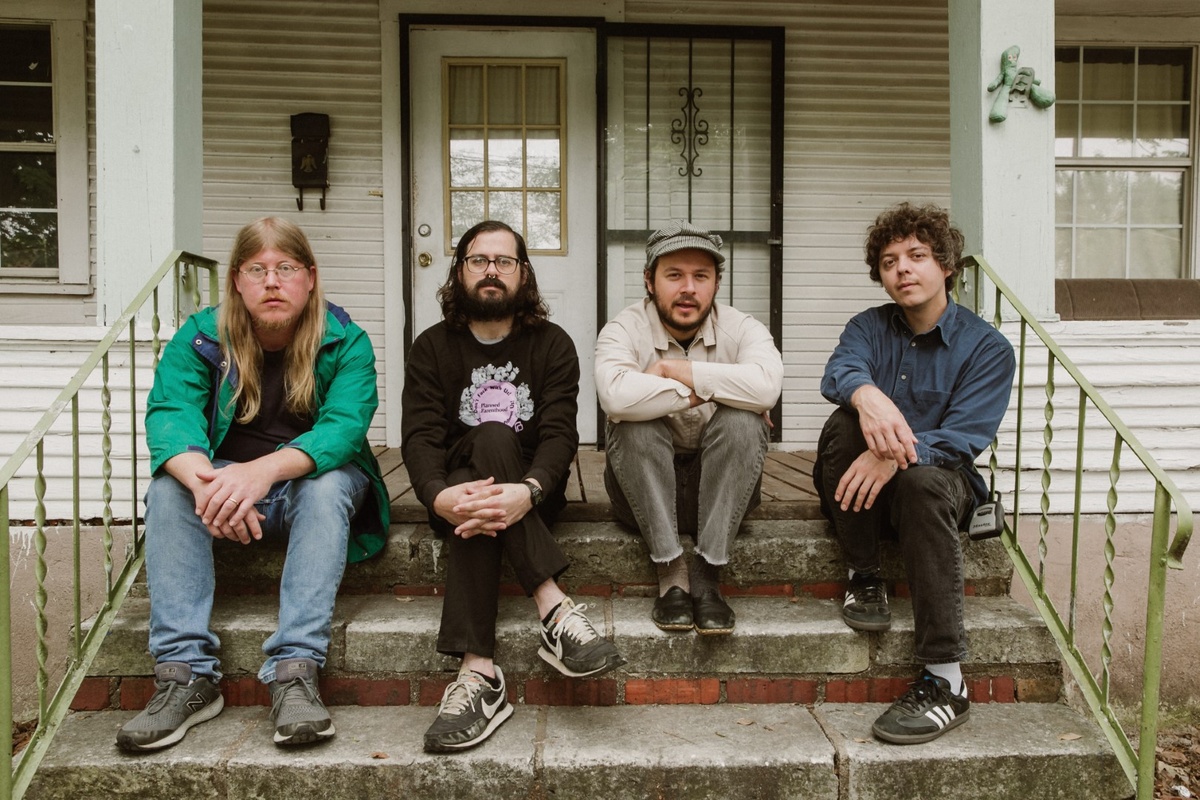 Holy Wave + The Saxophones