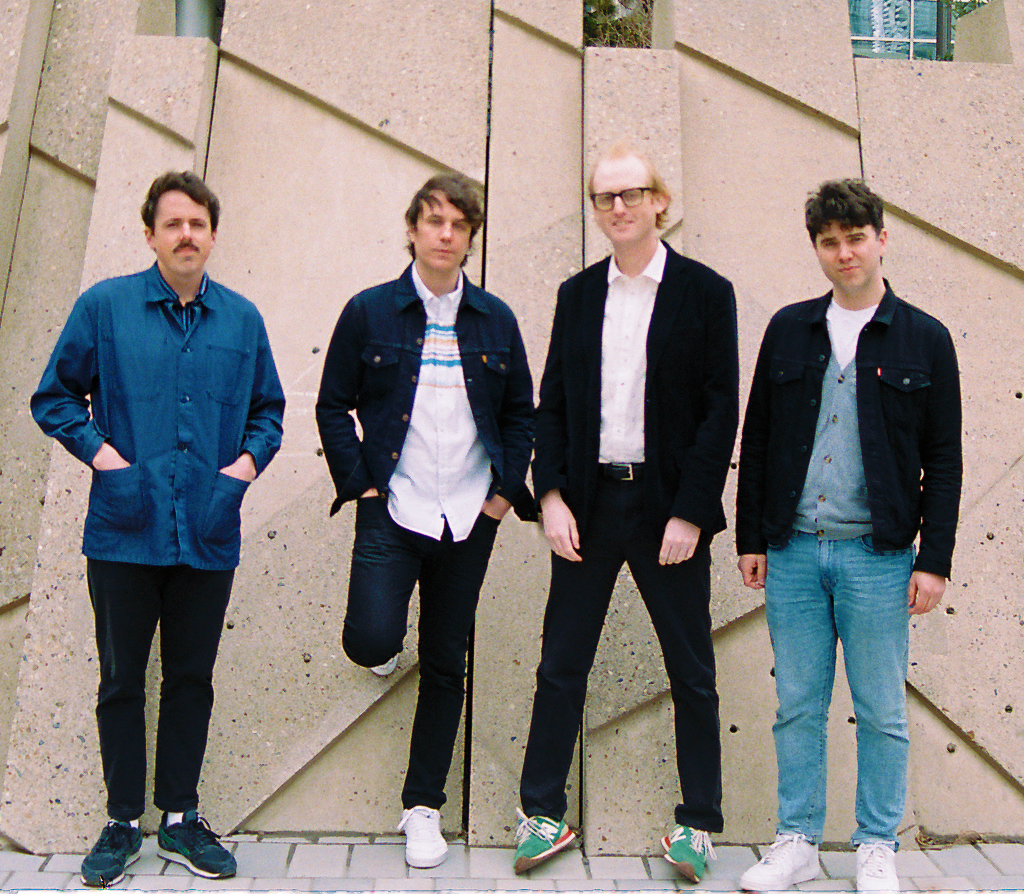 Kiwi Jr (Can) + Peces Raros (Arg)