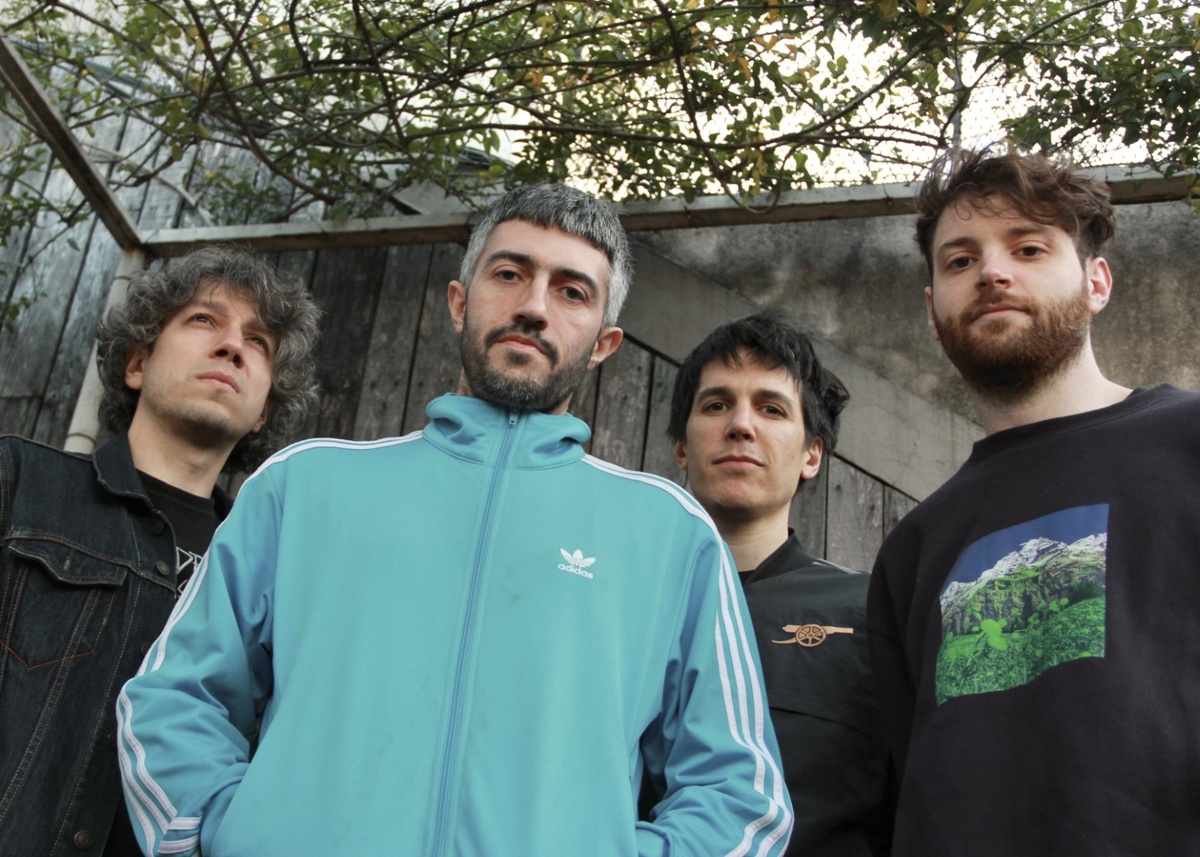 Bestia Bebe + Siglas