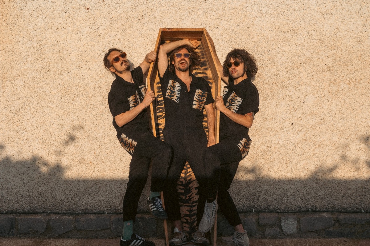 Los Bengala + Las Furias