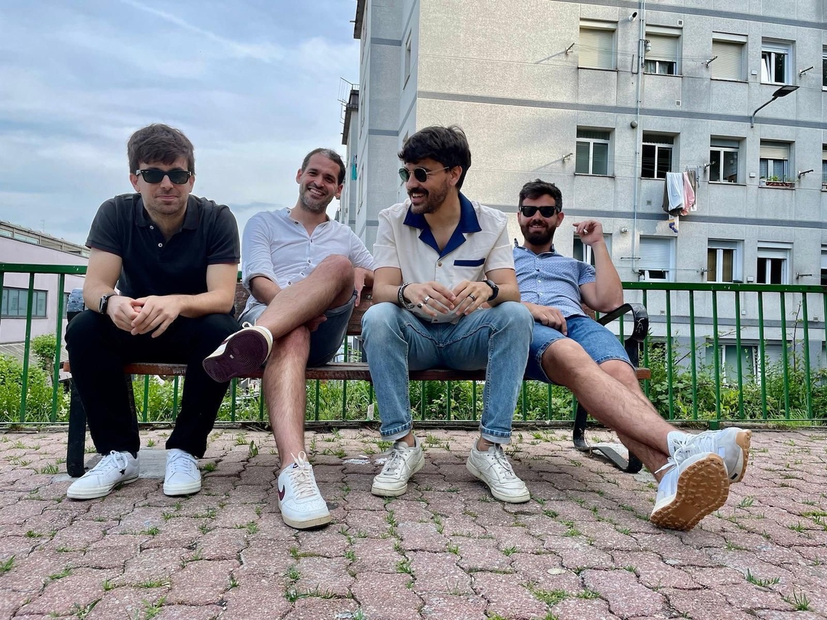 Latitud 43 + Cosmicar + Décima Avenida