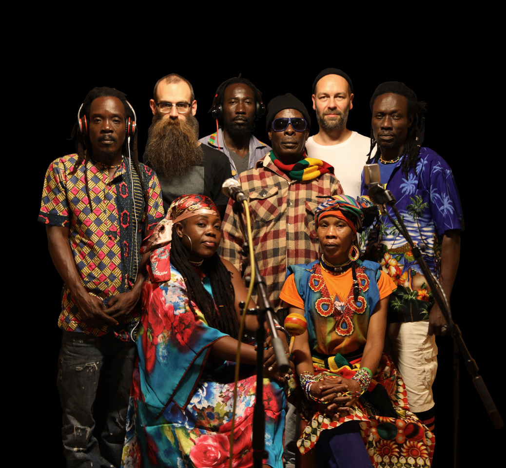 Chouk Bwa & The Angstromers